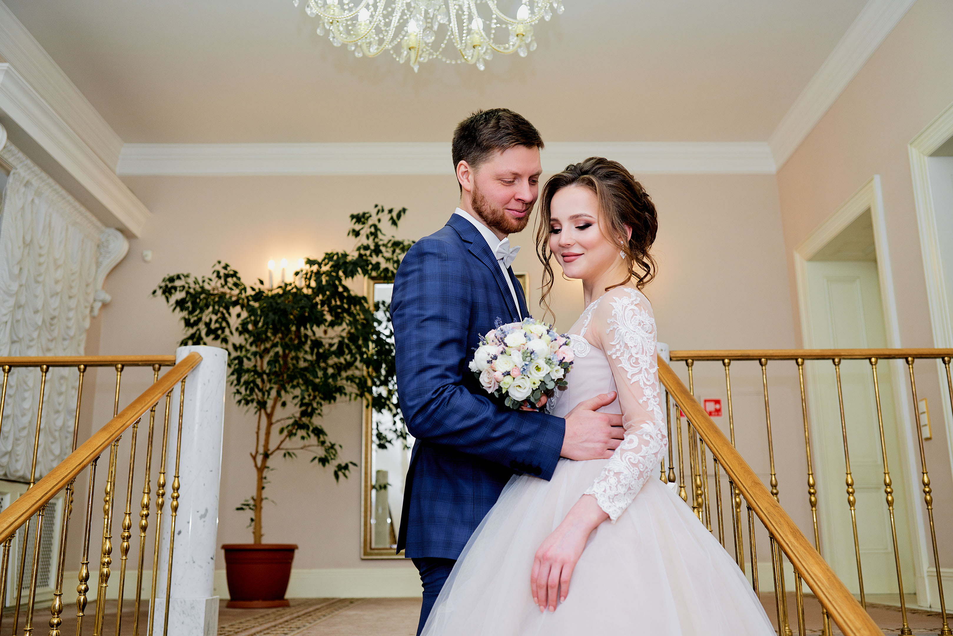 Фотосессия на главной лестнице, Дворец Бракосочетания №3, свадебный фотограф в Пушкине