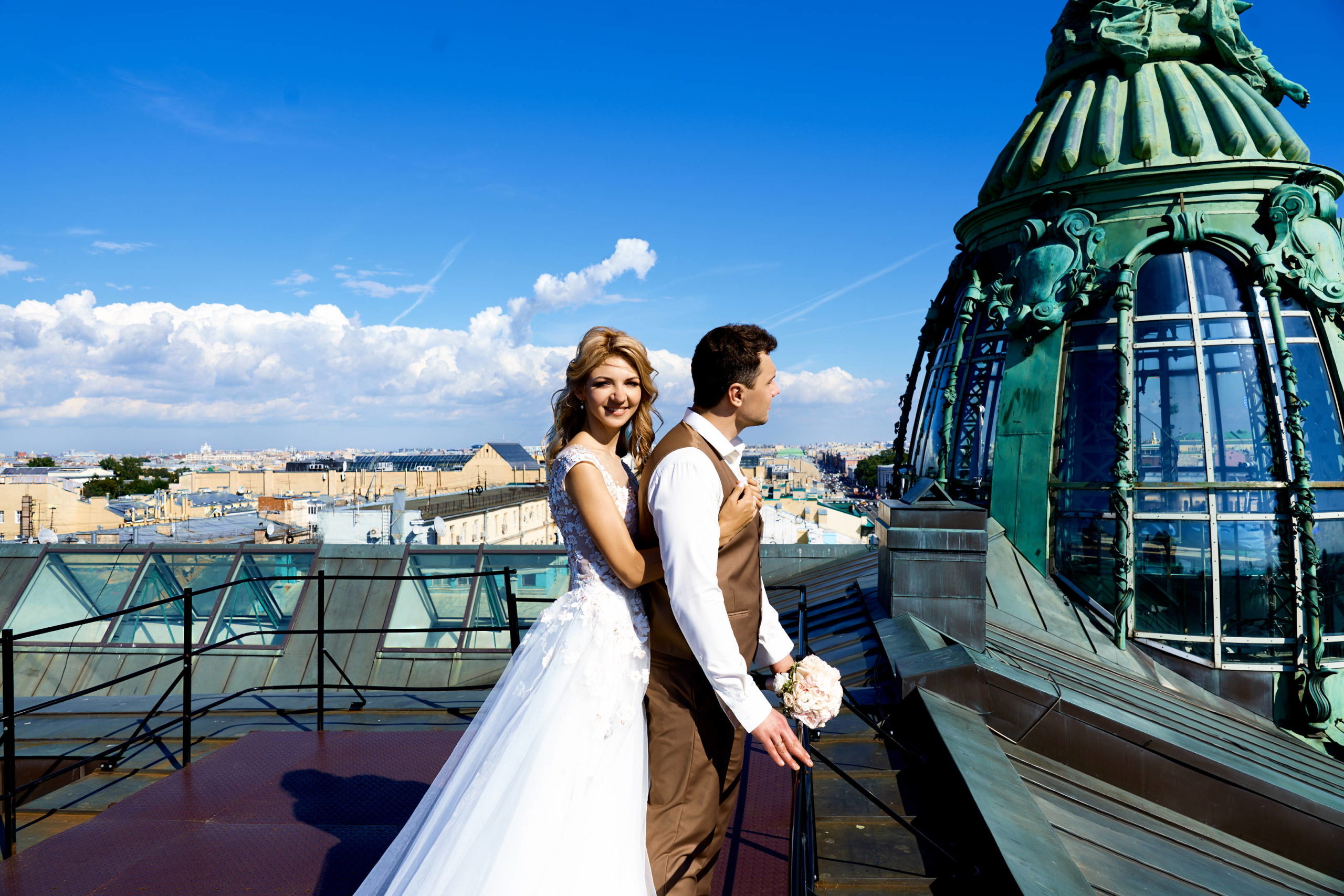 Свадебная фотосессия на крыше Зингера