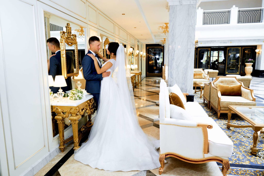 Свадебная фотосессия в отеле Tsar Palace в Пушкине